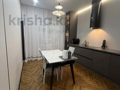 3-комнатная квартира · 92 м² · 8/10 этаж, мкр Юго-Восток, мкр Степной 4 23/2 за 57 млн ₸ в Караганде, Казыбек би р-н