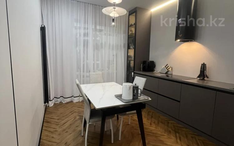 3-комнатная квартира · 92 м² · 8/10 этаж, мкр Юго-Восток, мкр Степной 4 23/2 за 57 млн ₸ в Караганде, Казыбек би р-н — фото 2