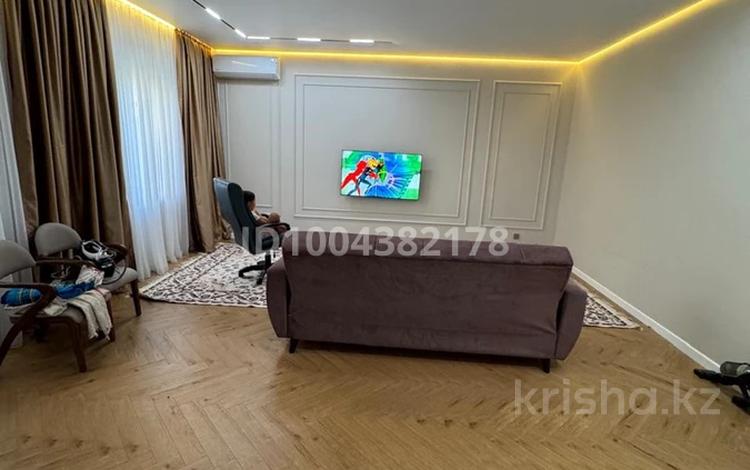 Отдельный дом · 6 комнат · 240 м² · 6.5 сот., Алтай 47а — Жарык за 125 млн ₸ в Кыргауылдах — фото 2
