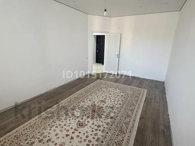 2-бөлмелі пәтер · 72 м² · 7/10 қабат, Нұрсая ш/а., Т. Жумагалиева 10, бағасы: 35 млн ₸ в Атырау, мкр Нурсая
