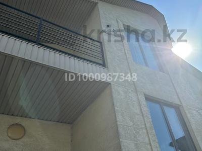 Отдельный дом · 6 комнат · 297 м² · 10 сот., мкр Туркестан 109а за 150 млн 〒 в Алматы, Алатауский р-н