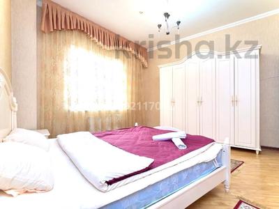 3-комнатная квартира · 130 м² · 16/30 этаж, Габдуллина 17 за 30 000 ₸ в Астане