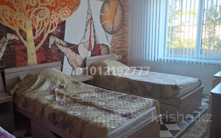 Часть дома · 3 комнаты · 150 м² · 6.6 сот., мкр Наурыз , улица Байыркум 66 — Уг. ул. Мынжылкы за 700 000 ₸ в Шымкенте, Туран р-н — фото 2