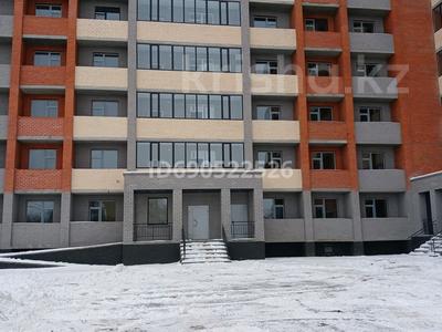 1-комнатная квартира, 40.7 м², 1/10 этаж, Ак Сатпаева 182 за 16.5 млн 〒 в Павлодаре