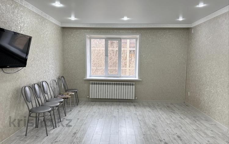 2-бөлмелі пәтер · 80 м² · 4/5 қабат, Северо Восток 32/3, бағасы: ~ 28 млн ₸ в Уральске — фото 10
