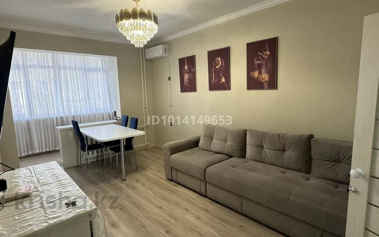 3-комнатная квартира · 68 м² · 2/5 этаж, мкр Самал-1 89/2 за 500 000 ₸ в Алматы, Медеуский р-н — фото 2