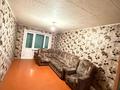 3-комнатная квартира · 63 м² · 2/5 этаж, Майкудук, Майкудук, 14й микрорайон за 16.5 млн ₸ в Караганде, Алихана Бокейханова р-н
