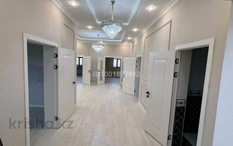 Отдельный дом · 4 комнаты · 175 м² · 8 сот., мкр Достык , Музтау 189 — Автоцон за 45 млн 〒 в Шымкенте, Абайский р-н — фото 3