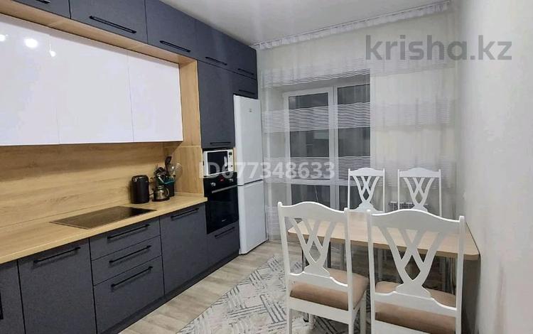 2-бөлмелі пәтер · 70 м² · 9/10 қабат, 15микрорайон 22Б, бағасы: 36.5 млн ₸ в Семее — фото 2