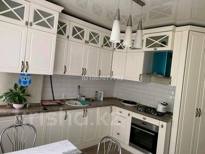 3-комнатная квартира · 80 м² · 2/8 этаж, Райымбека 241 за 51 млн ₸ в Алматы, Жетысуский р-н