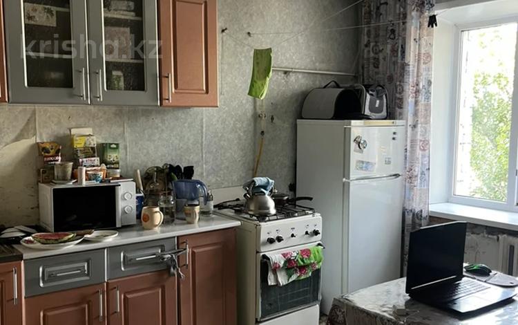 1-комнатная квартира · 32.7 м² · 6/9 этаж, Абая — универмаг за 6.5 млн ₸ в Уральске — фото 2