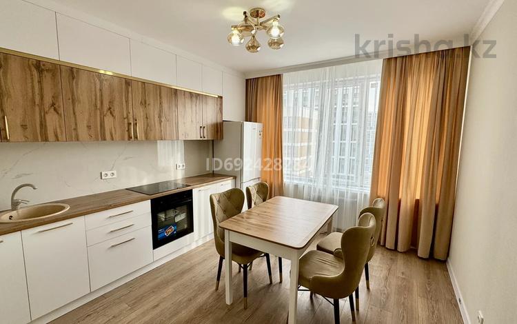 1-комнатная квартира, 46 м², 8/12 этаж помесячно, Абикен Бектурова 11/1 за 210 000 〒 в Астане, Нура р-н — фото 2