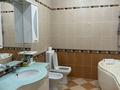 3-комнатная квартира · 135 м² · 2/9 этаж, Бактыгерея Кулманова 1а за 500 000 ₸ в Атырау — фото 8