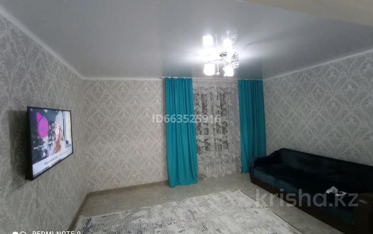 2-бөлмелі пәтер, 65 м², 4/8 қабат сағатына, Центральный 54, бағасы: 1 500 〒 в Кокшетау — фото 2