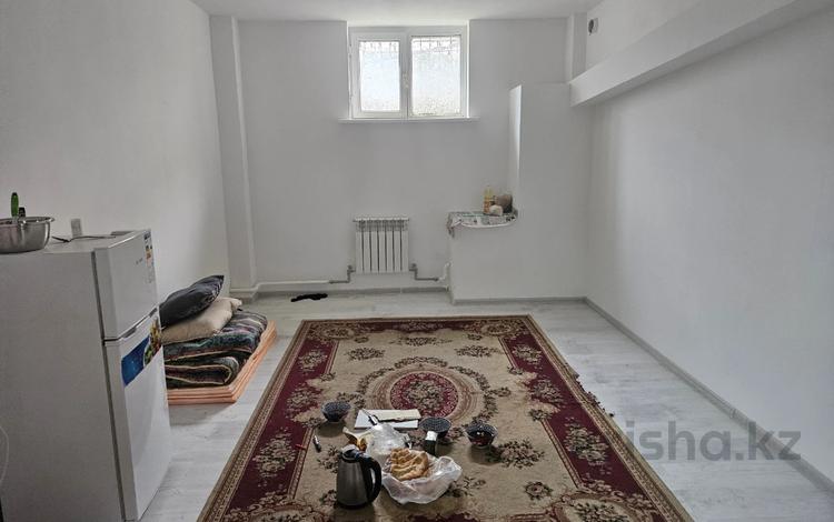 1-комнатная квартира, 30 м², 1/6 этаж, мкр Айнабулак-1 — Мкр Кокжиек