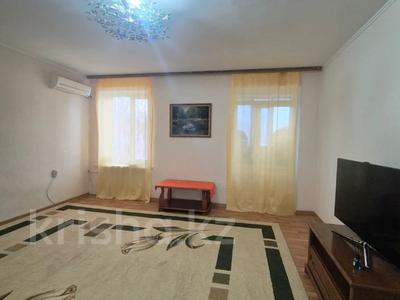 3-бөлмелі пәтер · 66.6 м² · 2/2 қабат, Жилгородок ш/а., Женис проспект, бағасы: 12.5 млн ₸ в Актобе, мкр Жилгородок