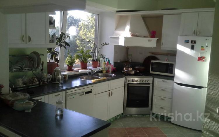3-комнатная квартира · 60 м² · 1/4 этаж, мкр №8 27 за 32.5 млн ₸ в Алматы, Ауэзовский р-н — фото 2