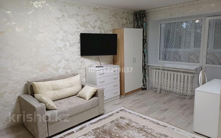 1-комнатная квартира · 33 м² · 2/5 этаж, ул. Мангелик Ел 15 за 230 000 ₸ в Семее, Красный Кордон — фото 2