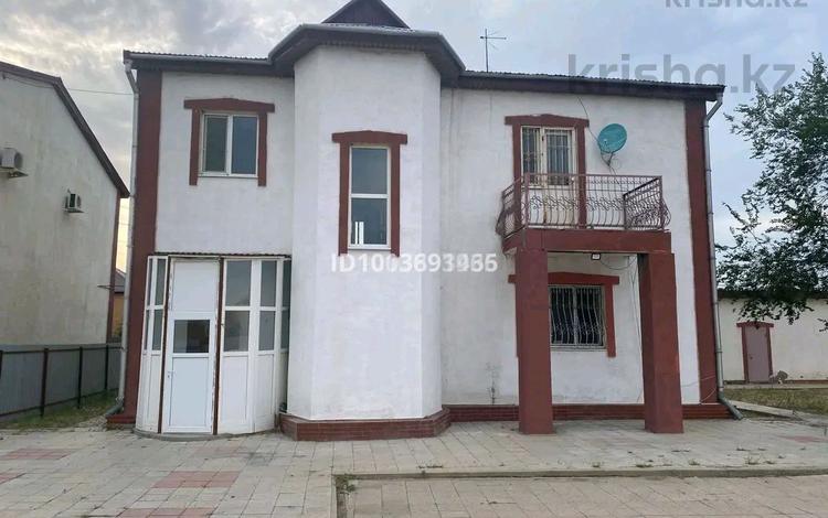 Отдельный дом · 6 комнат · 400 м² · 400 сот., мкр Жеруйык, Мкр Жеруык за 70 млн ₸ в Атырау — фото 2