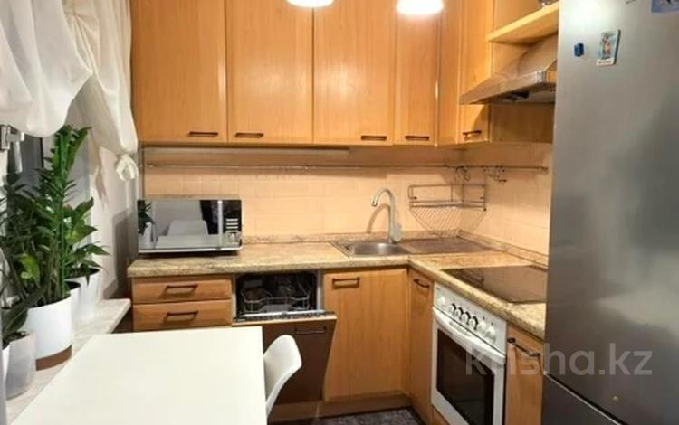 3-бөлмелі пәтер · 62.5 м² · 3/4 қабат, Кожамкулова, бағасы: 48.5 млн ₸ в Алматы, Алмалинский р-н — фото 2