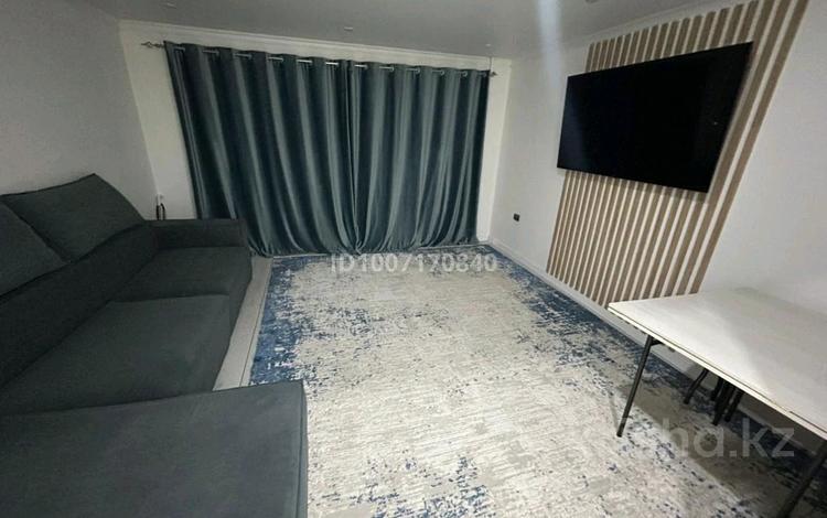 2-бөлмелі пәтер · 60 м² · 1/10 қабат, мкр Юго-Восток, Мкр Степной 4 — Возле школы 39, бағасы: 200 000 ₸ в Караганде, Казыбек би р-н — фото 2