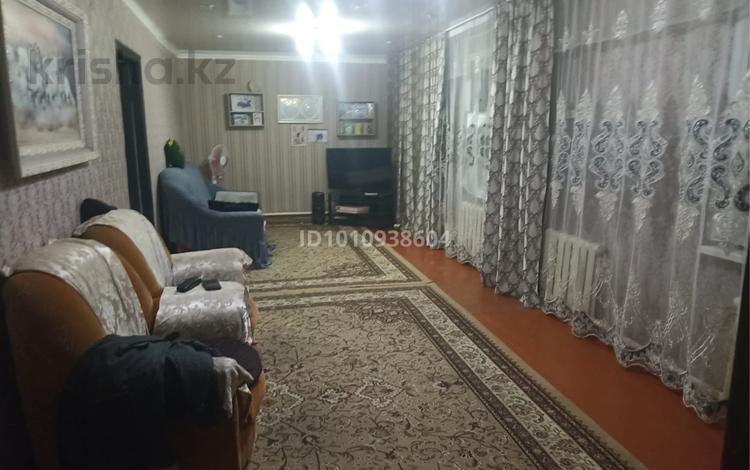 Часть дома · 4 комнаты · 100 м² · 6 сот., Жаяу-Мусы 18 — С/Бирлик за 12 млн 〒 в Заре — фото 2