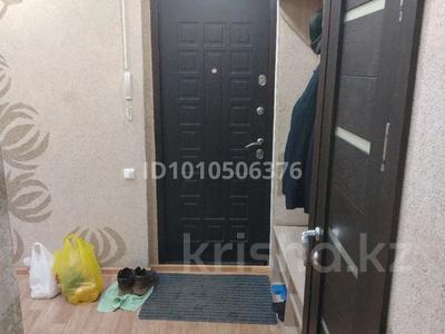 3-бөлмелі пәтер · 54 м² · 1/5 қабат, Гарышкерлер 12, бағасы: 16 млн ₸ в Жезказгане