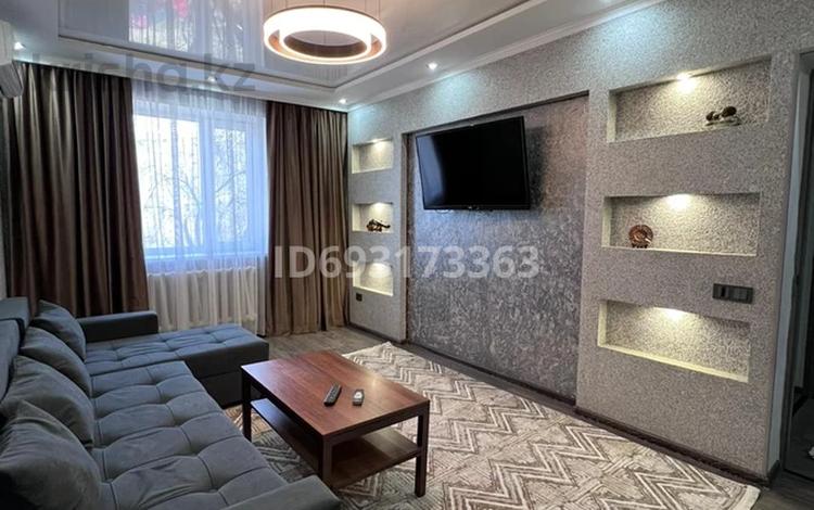 3-комнатная квартира · 56 м² · 2/5 этаж, Военный городок 13 — На против спорт комплекса жастар за 15 000 ₸ в Талдыкоргане, военный городок Улан — фото 2