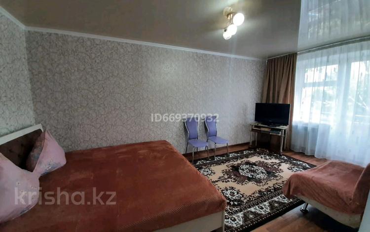 1-комнатная квартира, 32 м², 3 этаж посуточно, 2 микрорайон 9 за 7 000 〒 в Талдыкоргане — фото 2