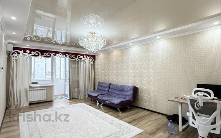 3-бөлмелі пәтер · 90.7 м² · 5/5 қабат, 4 ш/а 27/2, бағасы: 26.5 млн ₸ в Уральске, мкр 4 — фото 2
