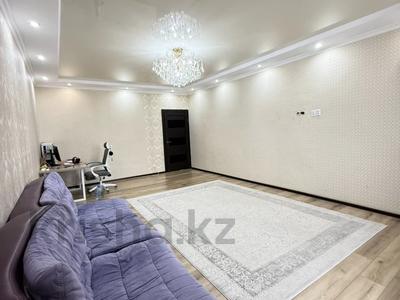 3-бөлмелі пәтер · 90.7 м² · 5/5 қабат, 4 ш/а 27/2, бағасы: 26.3 млн ₸ в Уральске, мкр 4
