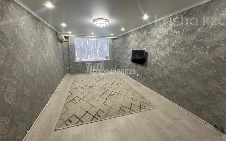 3-бөлмелі пәтер · 70 м² · 5/6 қабат, мкр 11, Братьев Жубановых 300/1 — 8 мкр остановкасының қасында, бағасы: 18.5 млн ₸ в Актобе — фото 2