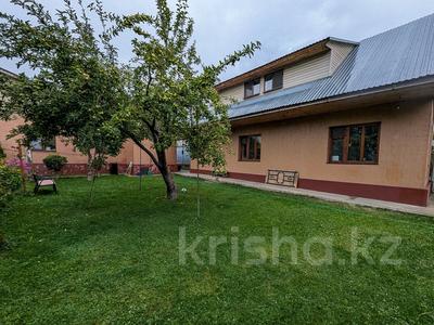 Отдельный дом · 8 комнат · 200 м² · 10 сот., мкр Нурлытау (Энергетик), Кунжарык 42 — Дулати за 140 млн ₸ в Алматы, Бостандыкский р-н