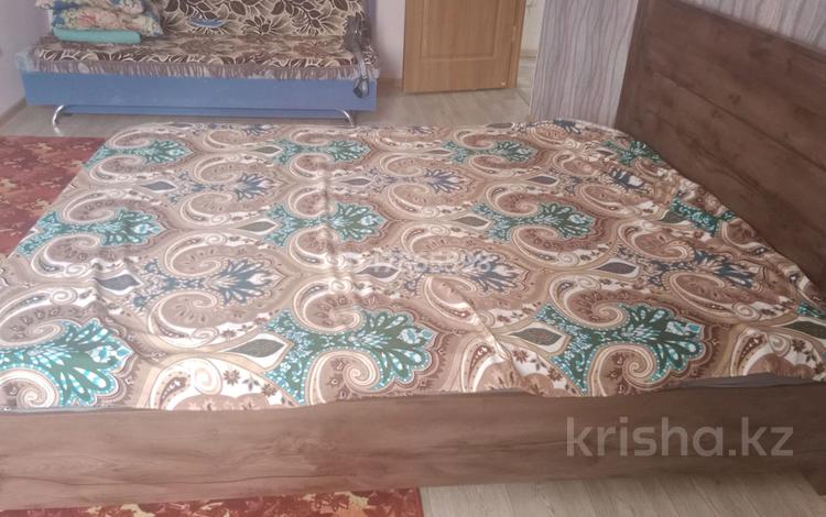 1-комнатная квартира · 35 м² · 2/5 этаж, мкр 8, Жубанова — 101 жубанова за 8 000 ₸ в Актобе — фото 8