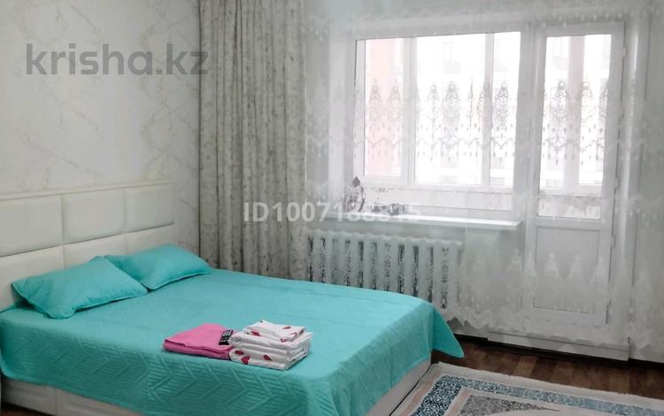 1-комнатная квартира · 38 м² · 6/9 этаж, мкр Юго-Восток, Мкр Юго-Восток, 27й микрорайон Проспект Шахтёров 7 за 12 000 ₸ в Караганде, Казыбек би р-н — фото 2