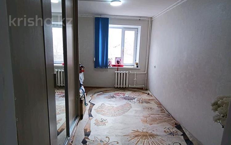 1-бөлмелі пәтер · 12 м² · 2/5 қабат, ул. Наурызгали Сдыкова 64, бағасы: 3.7 млн ₸ в Уральске, мкр Школьник — фото 2
