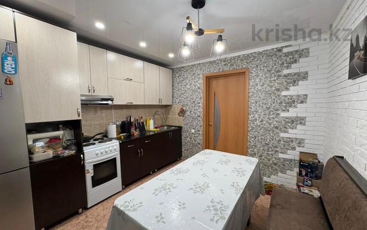 2-бөлмелі пәтер · 57 м² · 8/9 қабат, Байтурсынова, бағасы: 24.9 млн ₸ в Семее — фото 16