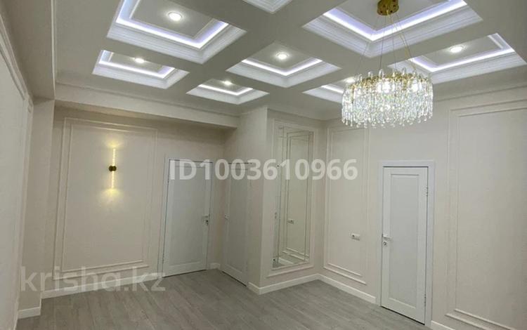 3-комнатная квартира · 117 м² · 4/15 этаж, 17-й мкр, 17-ш/а. 87/4 — Раядом 31 школы за 35 млн 〒 в Актау — фото 2