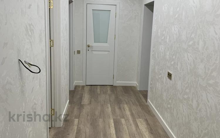 2-комнатная квартира · 65 м² · 4/6 этаж, Голубые Пруды 3/2 за 200 000 ₸ в Караганде, Алихана Бокейханова р-н — фото 2