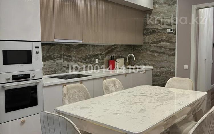 2-комнатная квартира · 79 м² · 15/20 этаж, Букар жырау 28-Б за 650 000 〒 в Астане, Есильский р-н — фото 2
