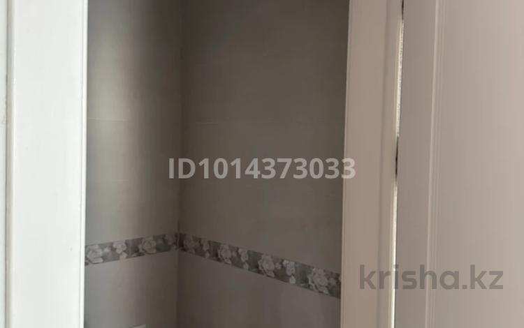 2-комнатная квартира · 72 м², Абикен Бектуров за 300 000 ₸ в Астане, Есильский р-н — фото 2