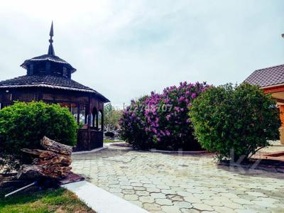 Отдельный дом · 5 комнат · 244 м² · 27 сот., Береке (Память Ильича), Садоводческий район «Сомовий», с/о «АНУ» 164 за 100 млн ₸ в Атырау