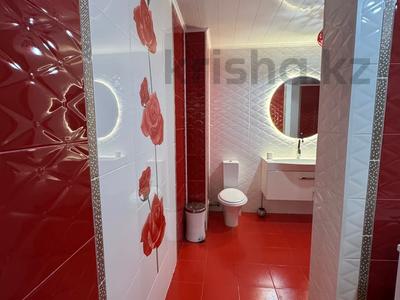 4-бөлмелі пәтер · 150 м² · 1/5 қабат, Сарыарка 33, бағасы: 380 000 ₸ в Атырау