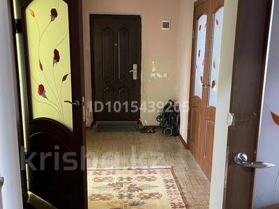 4-комнатная квартира · 84 м² · 3/3 этаж, Абылайхан 43 — Площадь, магазин пельменная за 17.5 млн ₸ в Кентау