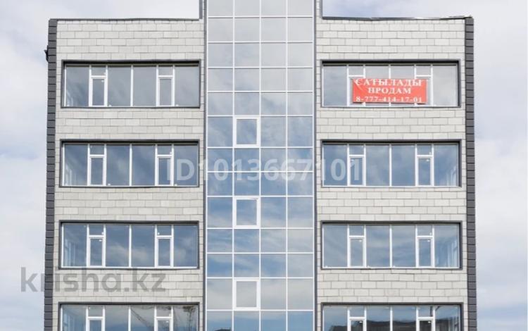 Свободное назначение, офисы, бани, гостиницы и зоны отдыха, медцентры и аптеки · 2400 м² за 555 млн ₸ в Усть-Каменогорске — фото 2