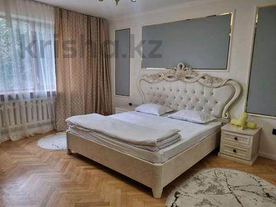 3-бөлмелі пәтер · 90 м² · 3/7 қабат, Самал-1 ш/а. 39 — Фурманова-Жолдасбекова, бағасы: 35 000 ₸ в Алматы, Медеуский р-н