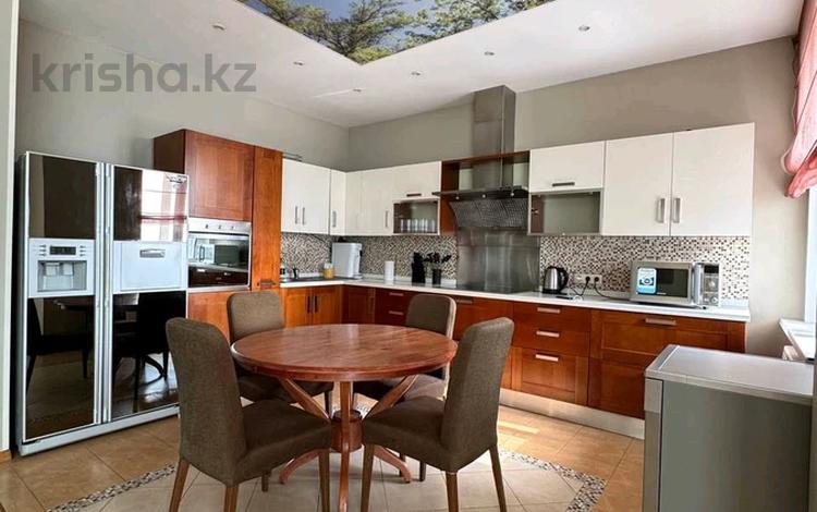 3-комнатная квартира · 150 м² · 16/22 этаж, Достык 160 за 600 000 ₸ в Алматы, Медеуский р-н — фото 3