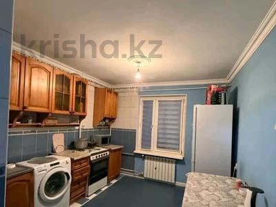 3-комнатная квартира · 70.6 м² · 1/5 этаж, мкр Аксай-3Б 16 за 280 000 ₸ в Алматы, Ауэзовский р-н