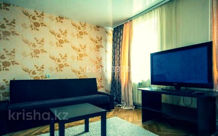 2-комнатная квартира, 50 м², 3/5 этаж посуточно, Абулхаир Хана за 8 500 〒 в Уральске — фото 2
