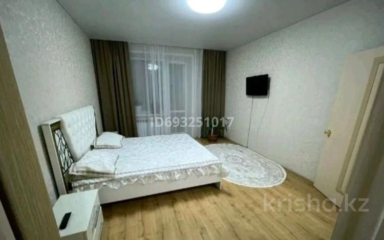 1-комнатная квартира · 57 м² · 3/5 этаж, Казахстан 75 — Пассаж за 7 000 〒 в Усть-Каменогорске — фото 2